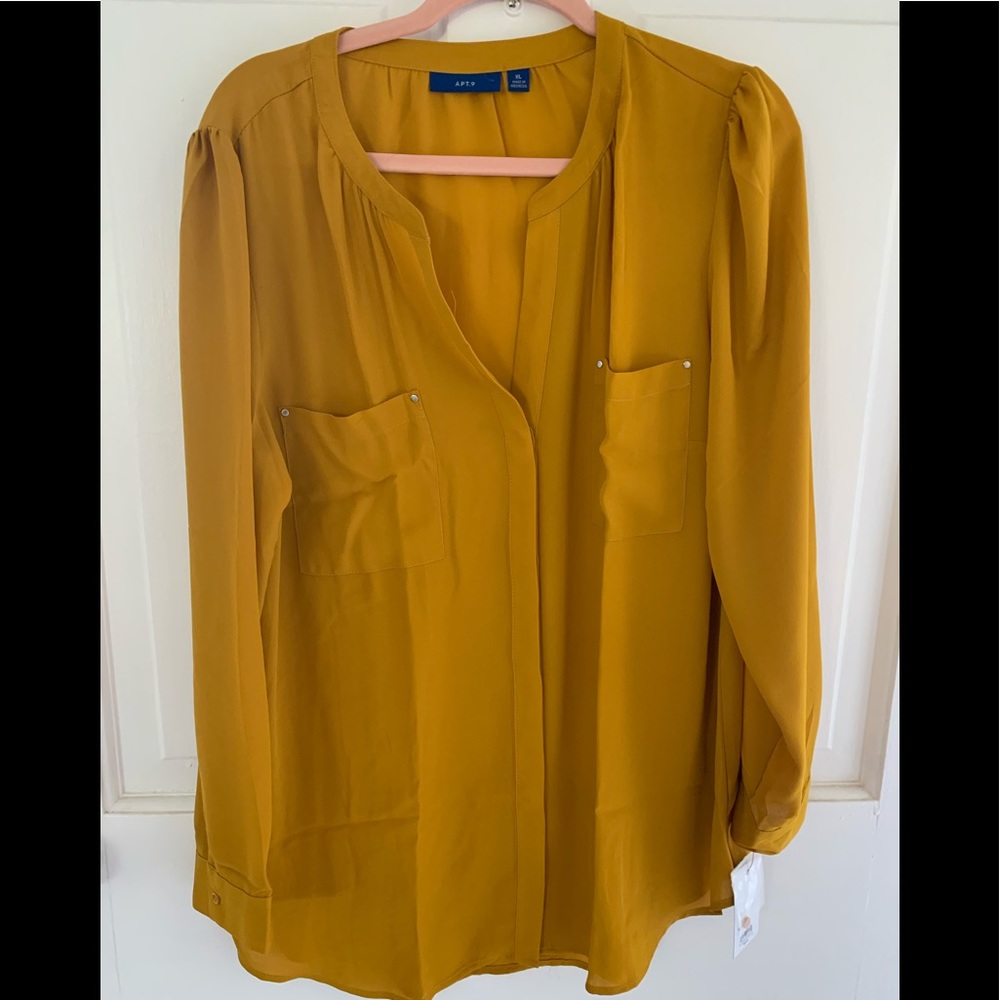 Apt 9 long-sleeved blouse